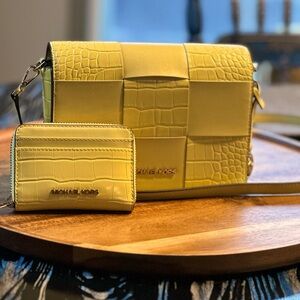 Michael Kors small clutch crossbody